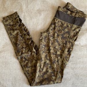 Lululemon leggings with side pockets